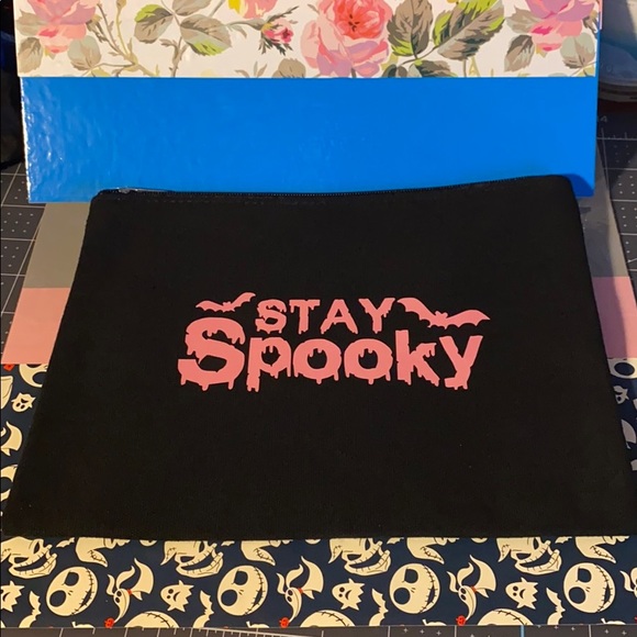 Hot Topic Handbags - Stay Spooky Pouch